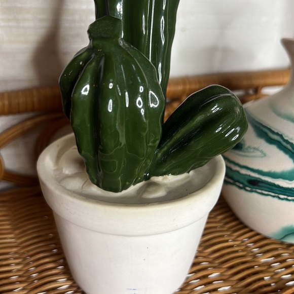 Ceramic hand painted cactus statue - Picture 4 of 11